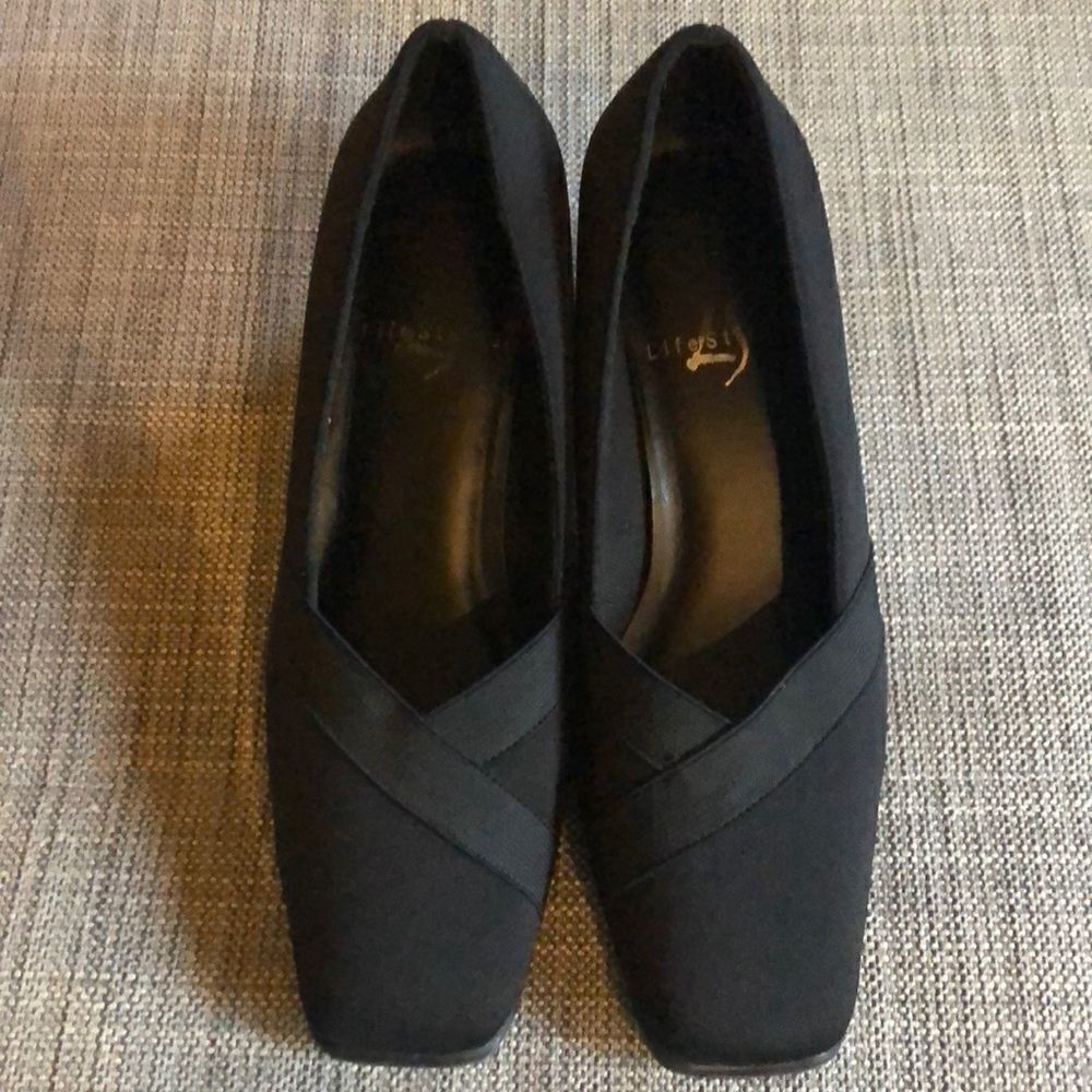Like NEW! Black LifeStride 6 1/2 Heels